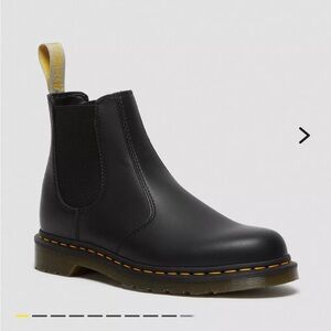Dr. Martens Mens 2978 Black Vegan Chelsea Boots Like New Size 10